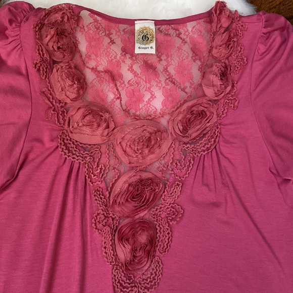 Beautiful pink flutter sleeve top with lace detailing and roses around the neck - Picture 2 of 4